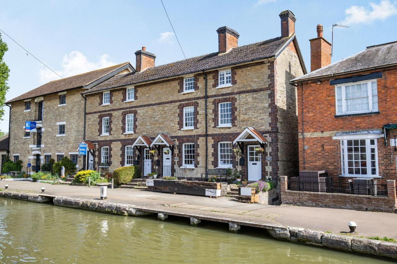4 Canalside Cottages Towcester Exterior photo